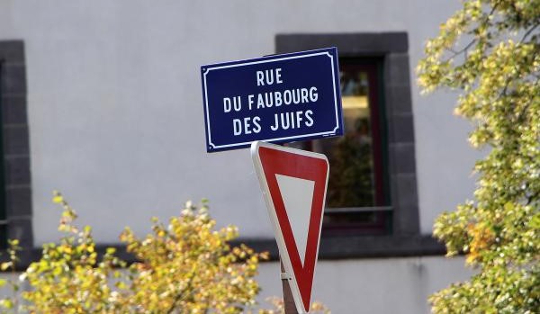 Rue du Faubourg des Juifs à Clermont Ferrand © Paul Salmona