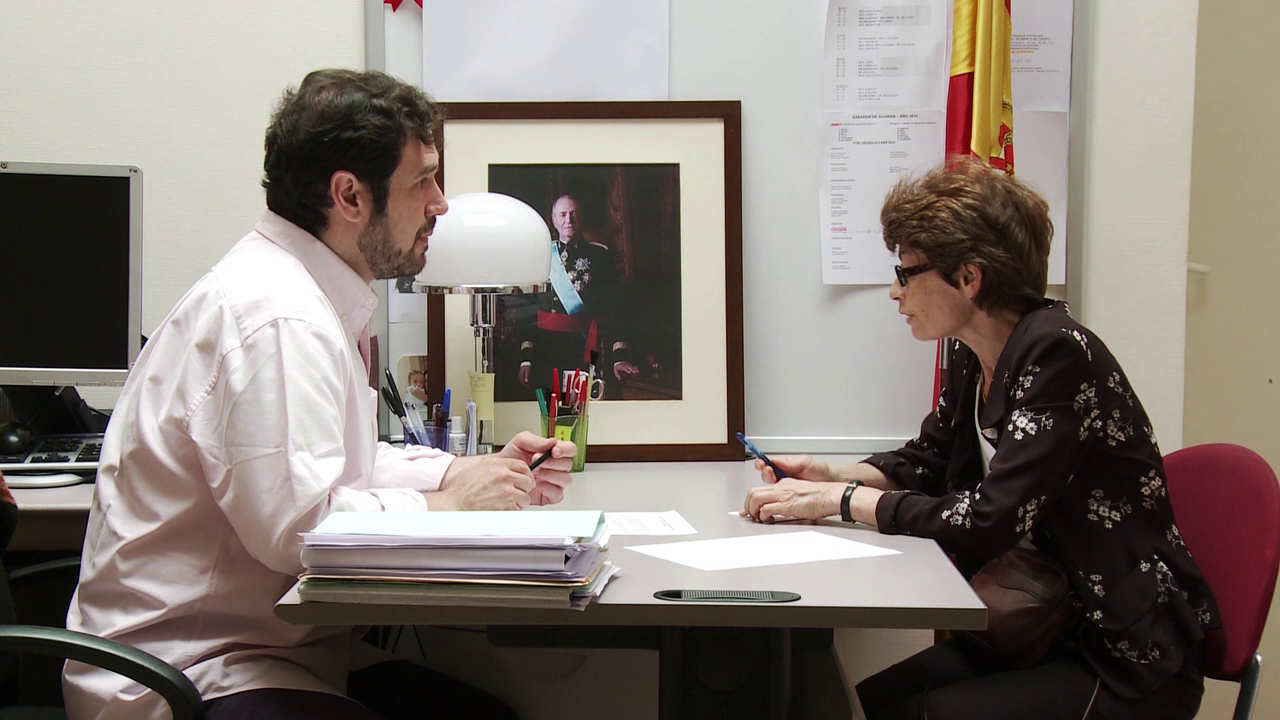 Alfonso Iglesias, chargé au consulat d'Espagne de Paris, de recevoir les postulants à la "Loi sur la délivrance de la nationalité aux séfarades d'origine espagnole", 2014 © J. Senik