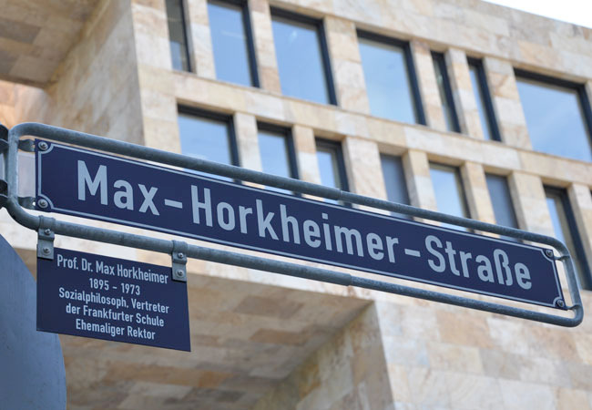 Photo de la rue Max-Horkheimer, à Francfort, où est situé le centre de recherche de l'Université de Francfort "Normative Orders" sur la page web duquel a été publié la déclaration de Jürgen Habermas