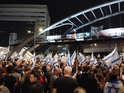 Tel Aviv, Begin Gate, Samedi 4 mai 2024, 20h37 (Jour 210)