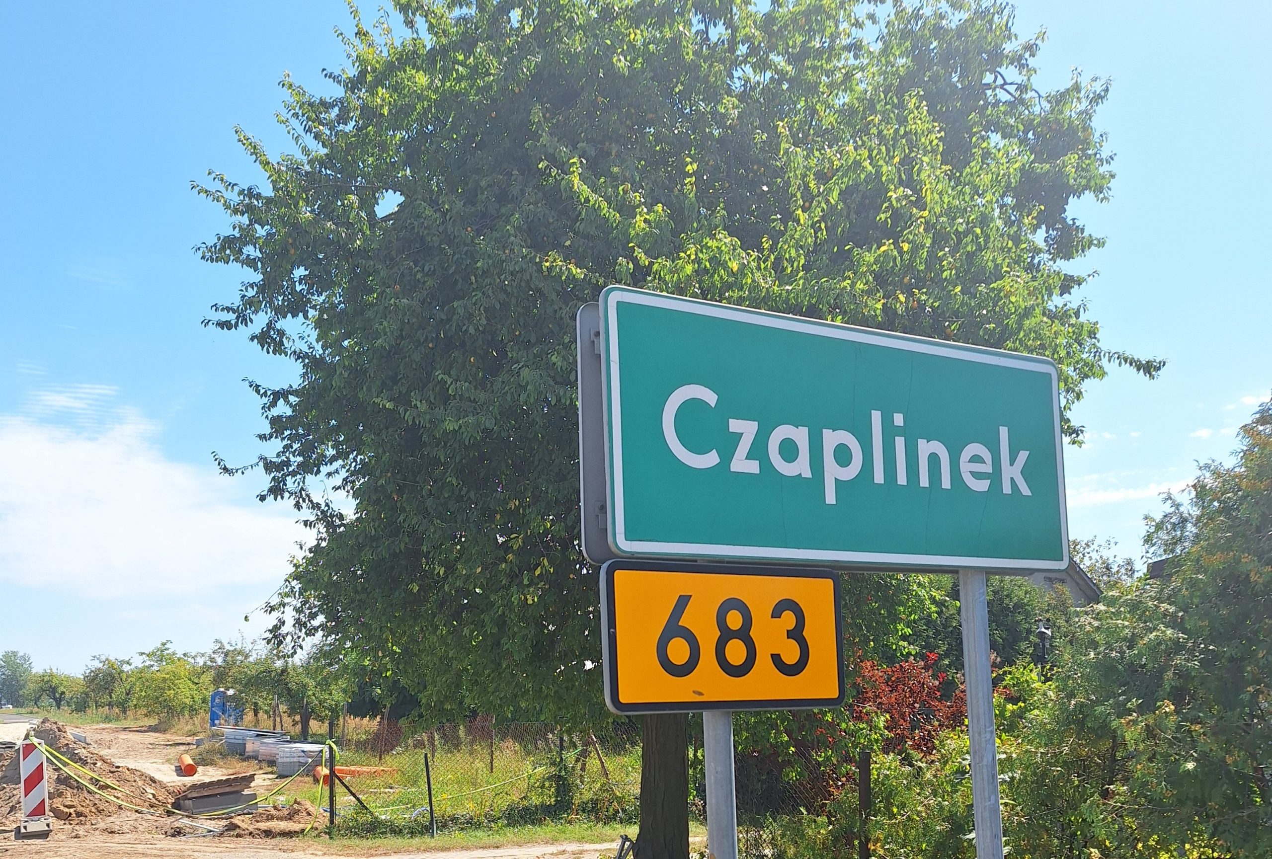 Czaplinek, entrée du village voisin