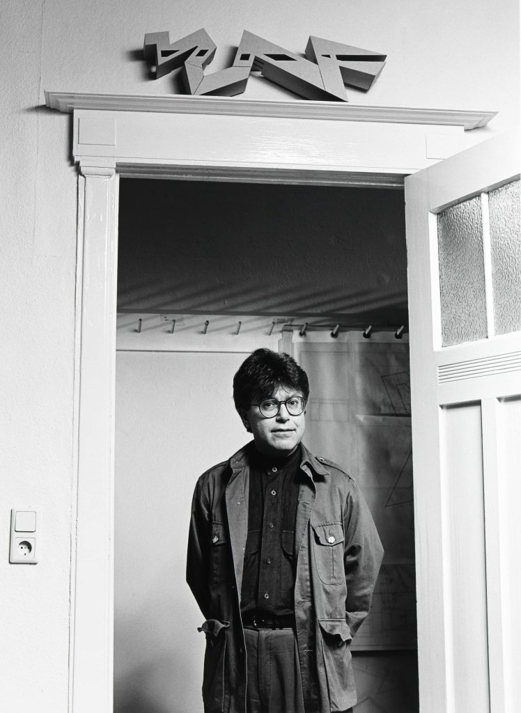 Daniel Libeskind in his studio at Bregenzer Straße 3, photograph on silver gelatine baryta paper, print from 2007 by the artist, December 1990 Copyright: Jewish Museum Berlin; photo: Udo Hesse