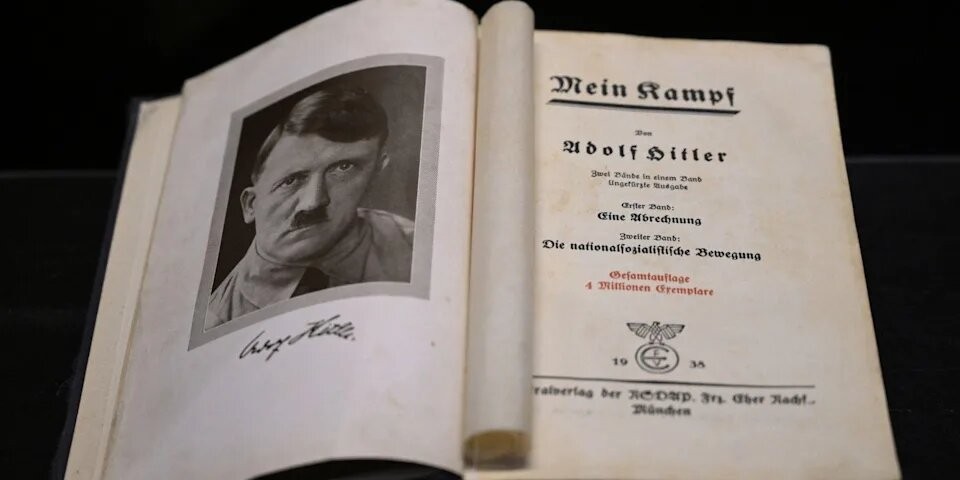 Après le polonais, Mein Kampf d'Hitler prévu en français
